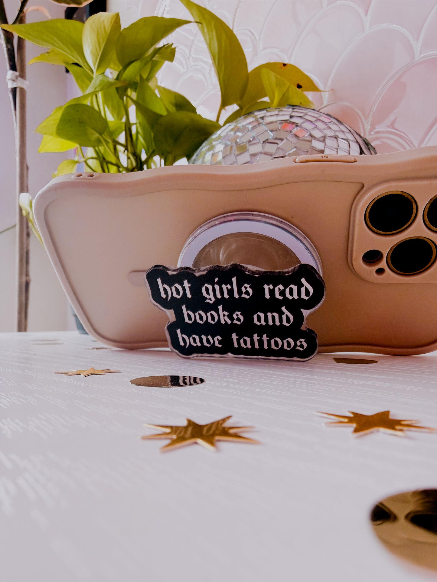 Hot Girls Read Books and Have Tattoos • Magnetic Phone Holder