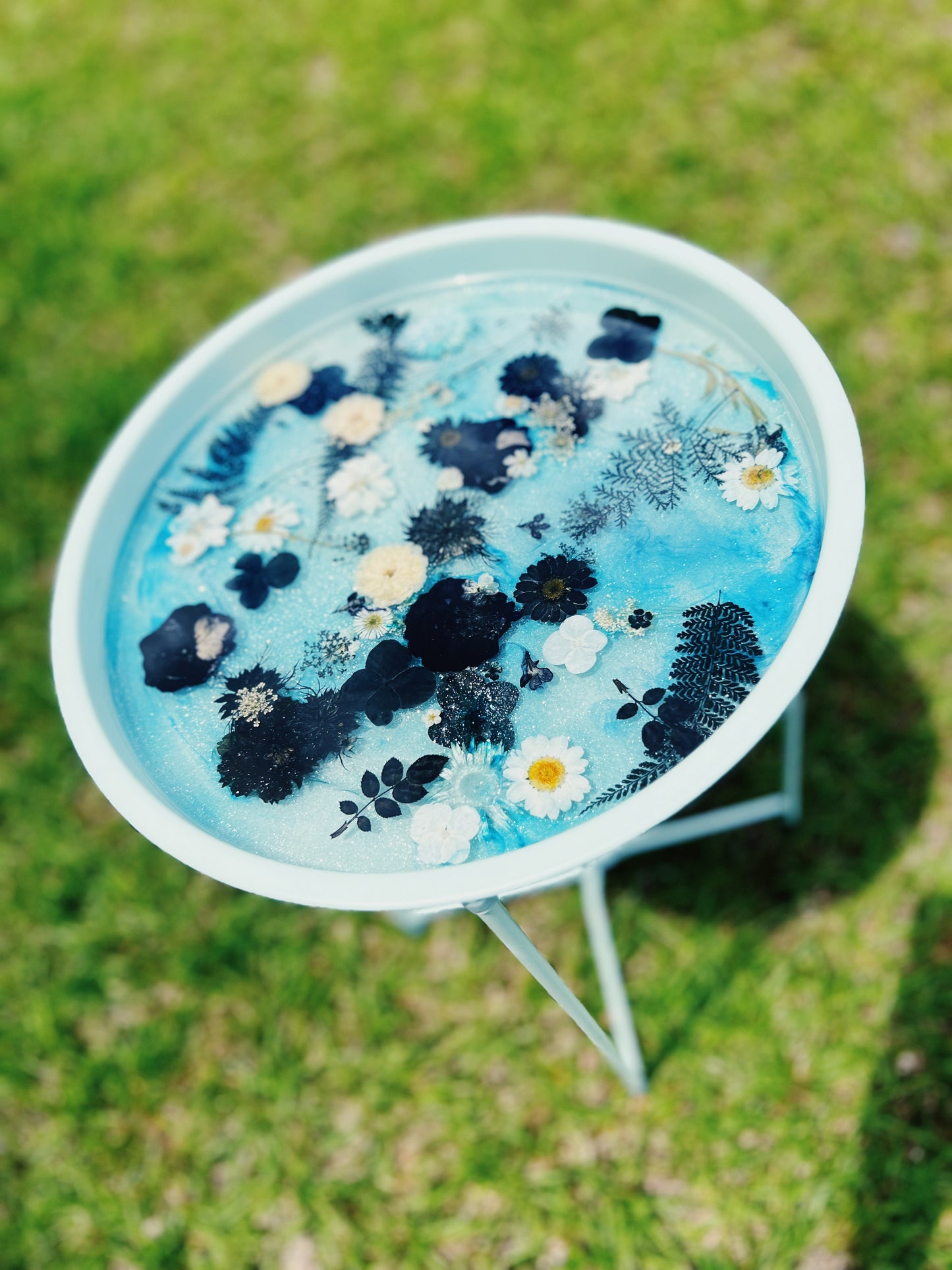 Real Preserved Flower & Resin Side Table (Aqua)