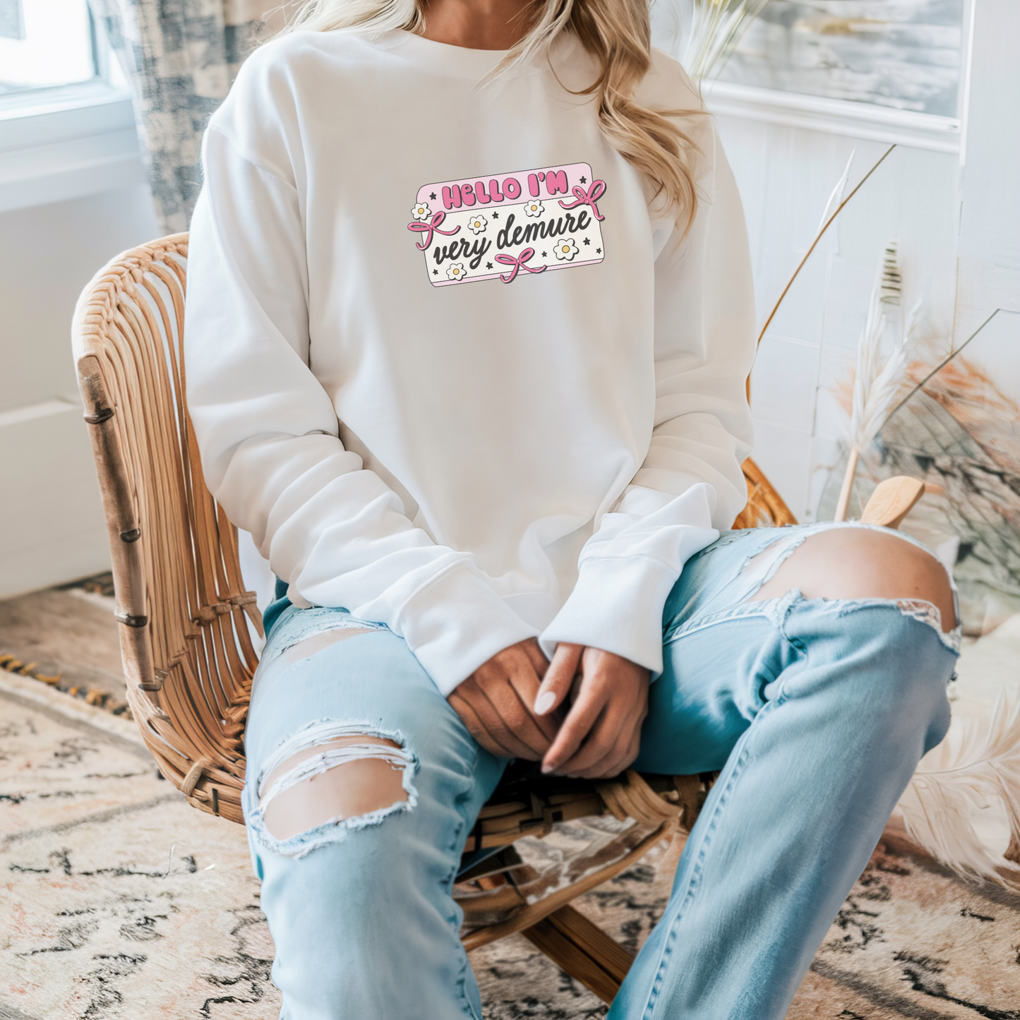 Hello I'm Very Demure - Gildan Unisex Heavy Blend™ Crewneck Sweatshirt