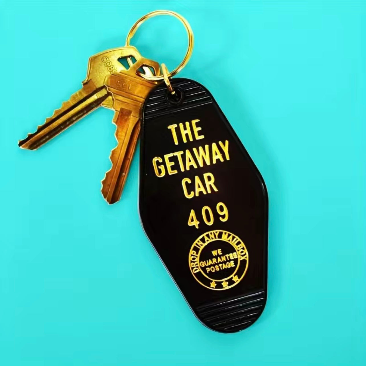 Retro Motel Style Getaway Car Keychain